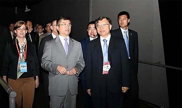 blued网页版 渴望深度社群连接的页版人群海报