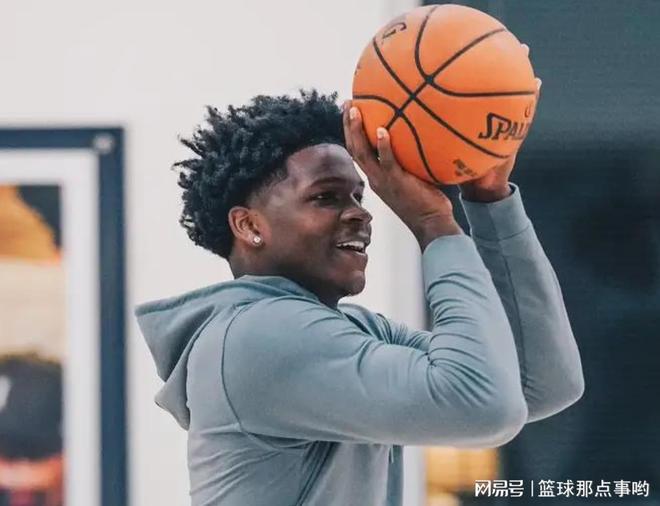 里番在线影院海报