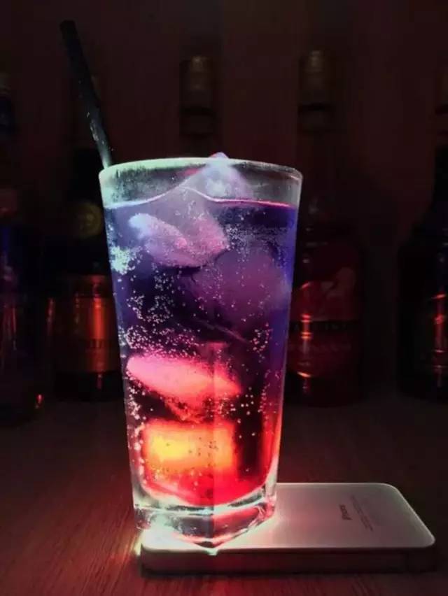 蒂法在线播放 蒂法我非常乐意为你提供帮助海报