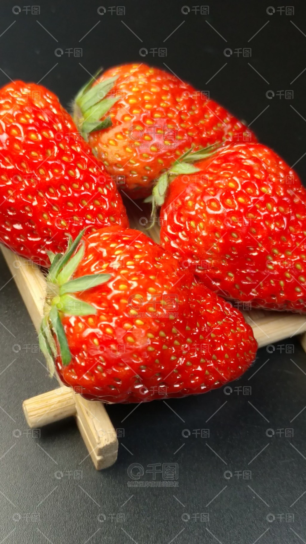 一同看亿同看蓝颜 界面设计偏向年轻化海报