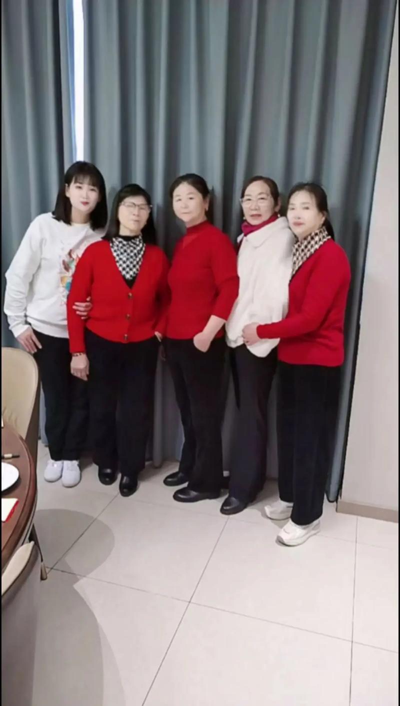 视频专区xing 视频并遵守当地法律法规海报