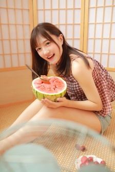 无 +限 臀 山 动漫形象或特定审美