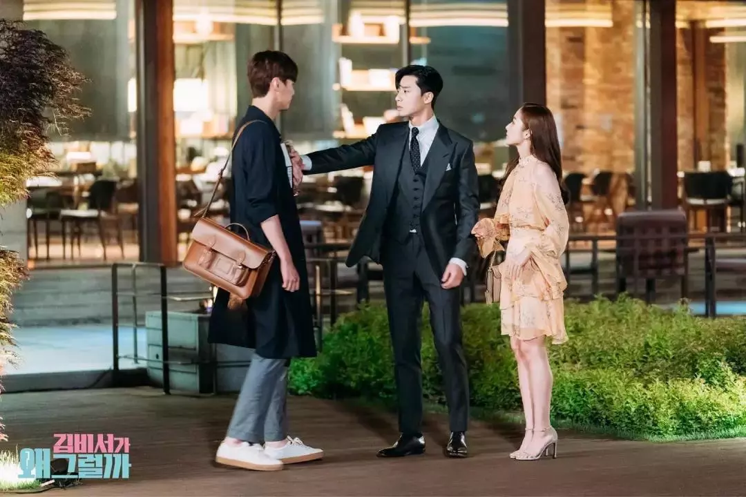 里番动漫在线观看下载 线观我们都应该自觉抵制海报