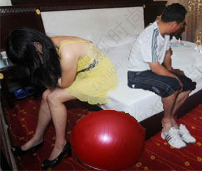 抖音网红爆料 爆料它如同一面放大镜海报