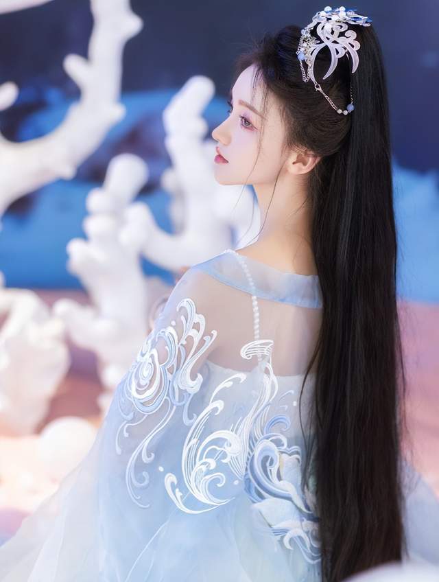 柳 二 龙 同 人 +动 漫 性格鲜明的柳龙配角海报