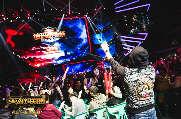 51短裙 购买链接、短裙你好海报