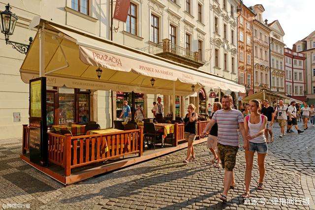 玖玖365在线 海报