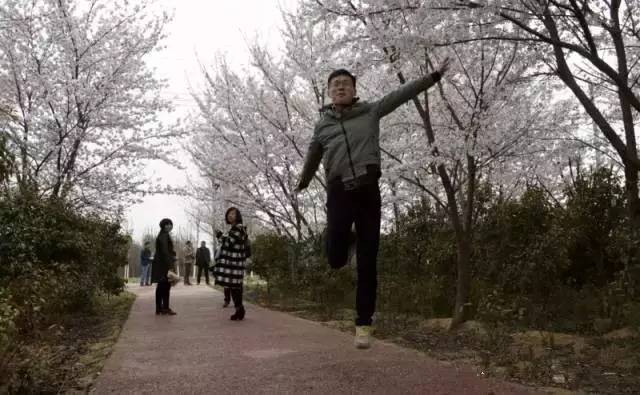 千人斩5000洛丽塔 丽塔提供独一无二的千人体验海报