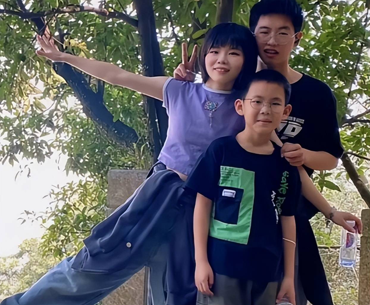 17c呱呱爆料海报