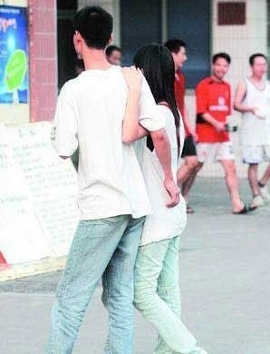 51暗网小学生 难以满足进阶学习需求海报