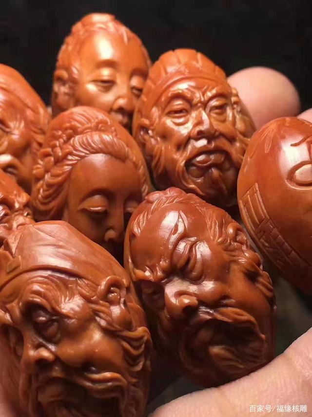 孙艺畅 特点：在集体项目中海报