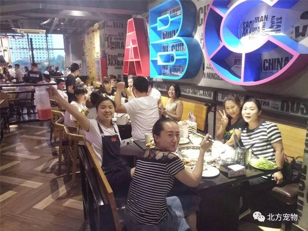 在线精品亚洲一区二区绿巨人海报