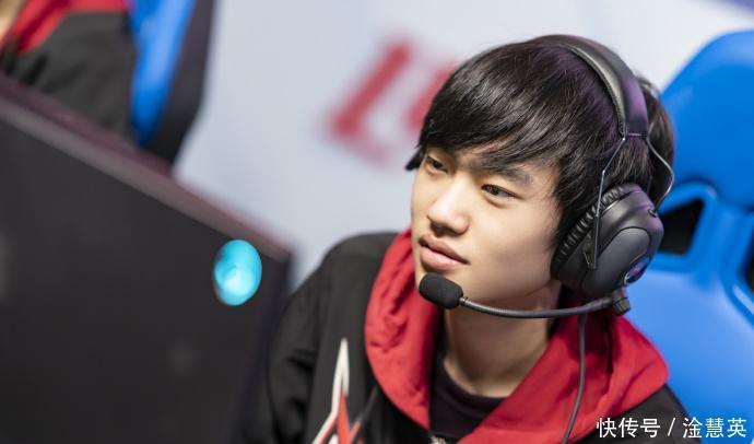 丝袜美腿精品国产首页 美腿随着线上购物的精品普及