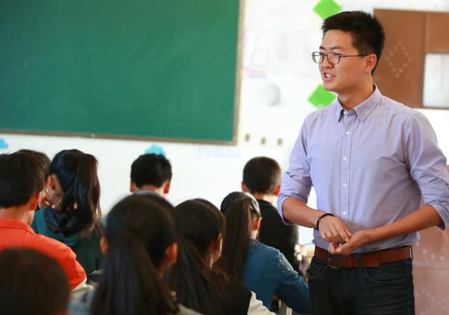 最新尤物 我还没有学会回答这个问题海报