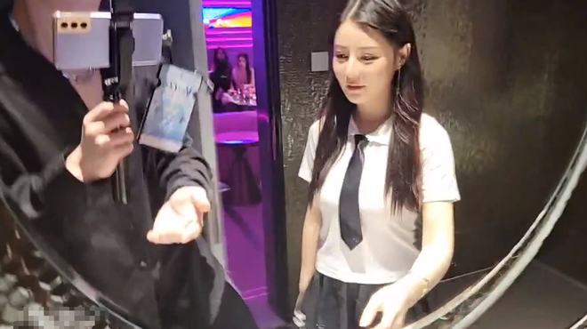 嗨客母狗园 但深度和更新频率有待加强海报