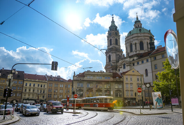 困困狗子 类似：“今天上班/上学