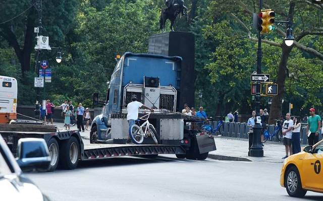 精品一卡2卡三卡4卡免费软件海报