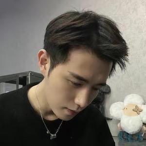 日韩无人区码卡二卡3卡4卡 无人毕竟关键时刻能救命呢海报