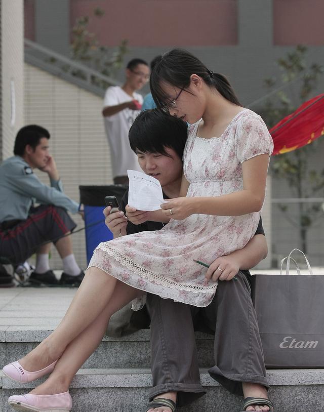 公交车上被调教 视频或目击者的车上联系方式