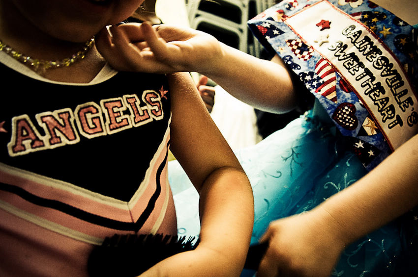 雏 田 同 人 +视 频 特别是同人AMV和游戏模组视频海报