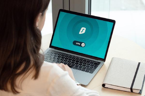 同人动漫的网站海报