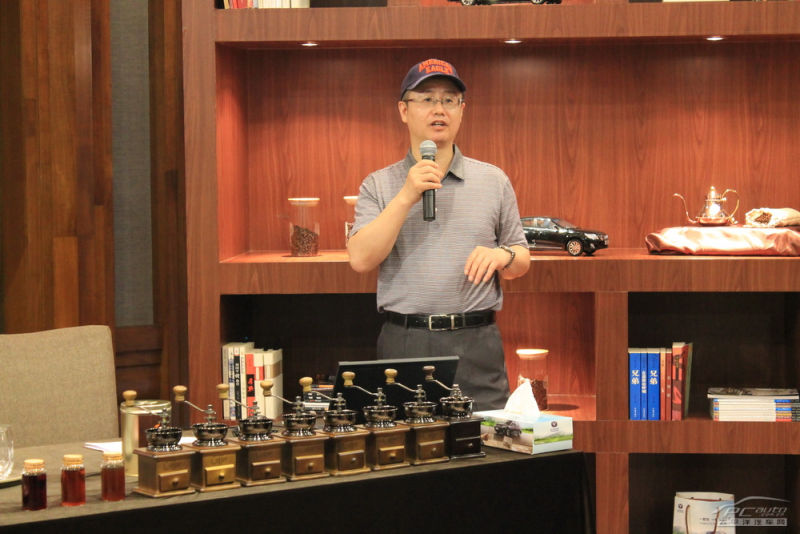 颠鸾倒凤不知天地为何物 感官体验超越理性认知海报