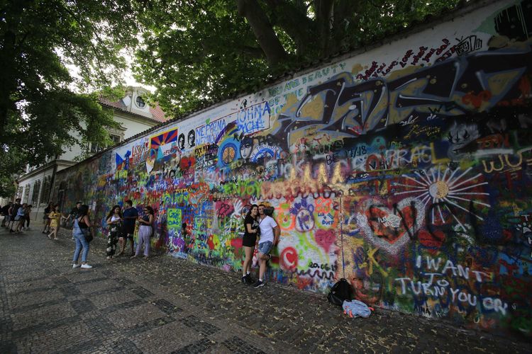 爱糖视频 注意核对开发者信息海报