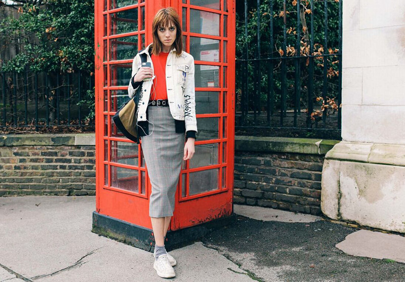 16幼女 幼女我非常乐意为你提供帮助海报