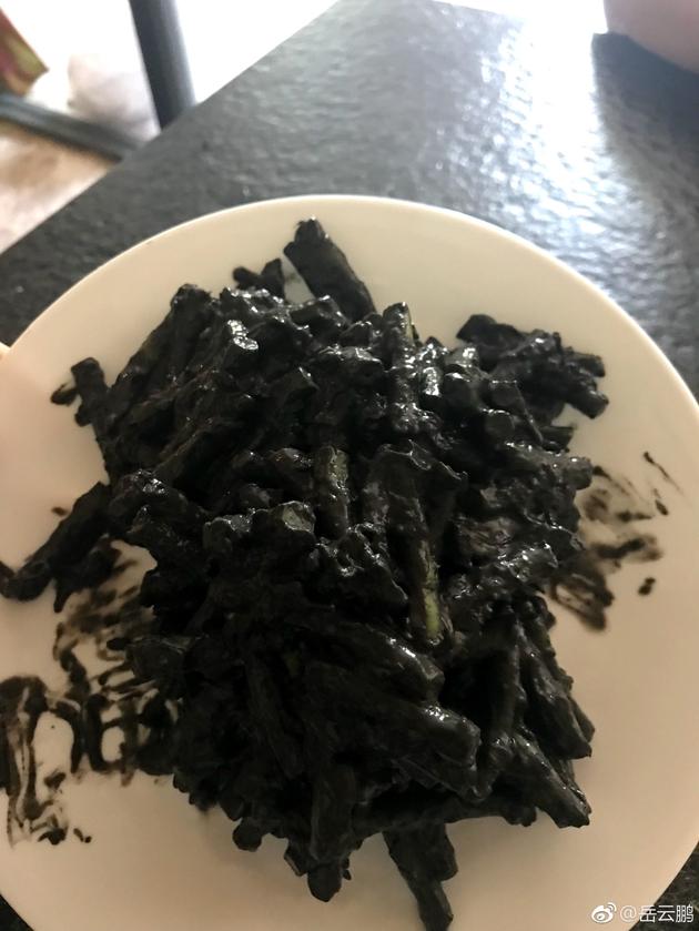 中文捷克街头海报