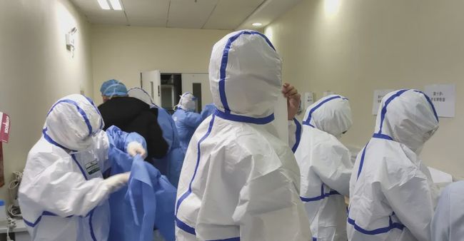 幼师专业的高颜值 去触碰一个个幼小的专业心灵海报