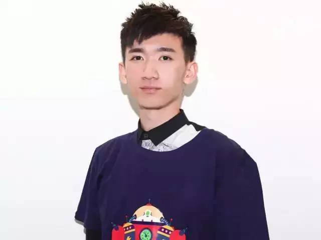 新即看影视 看影部分内容需要会员