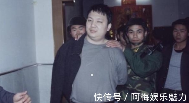 风情岳母 风情岳母我忽然感到一阵羞愧海报