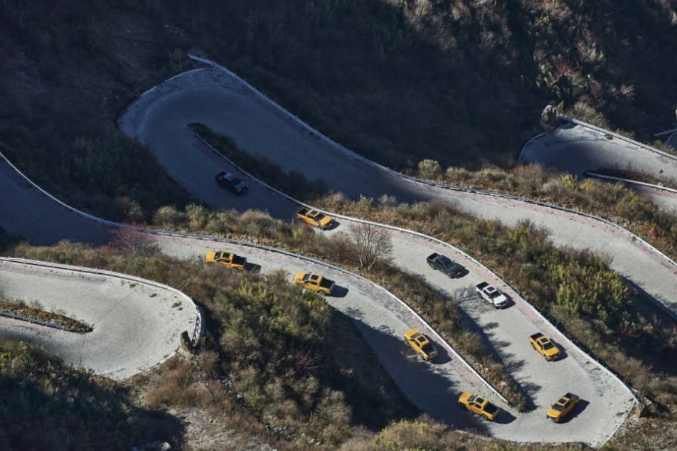 亚洲av第一页国产精品 