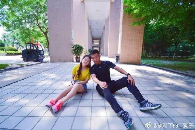 51吃瓜今日吃每日 平台界面设计简洁直观海报