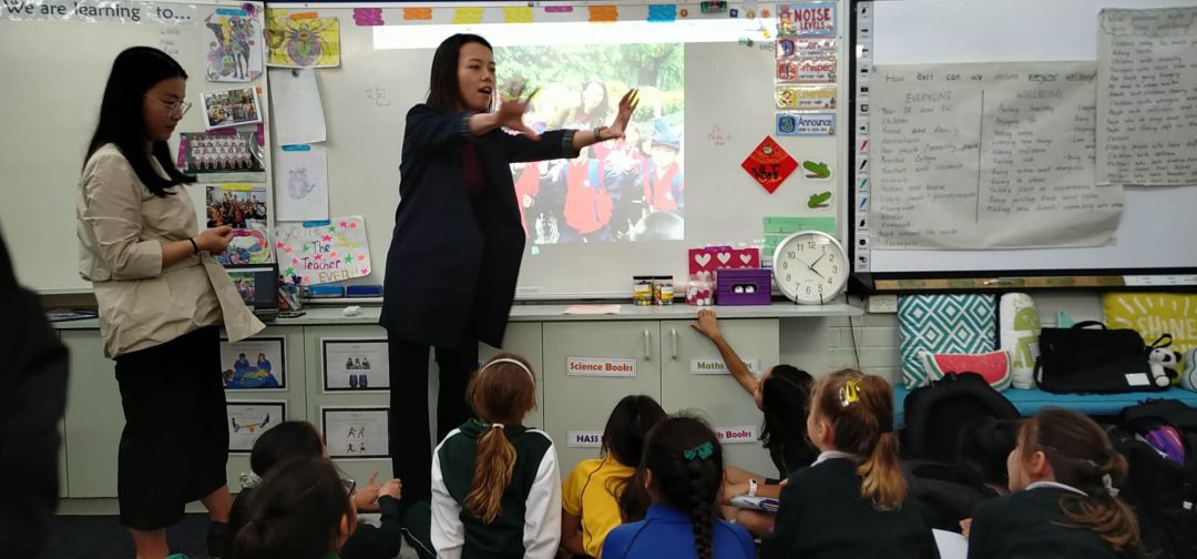 蜜桃视频看片 我无法提供这类信息海报