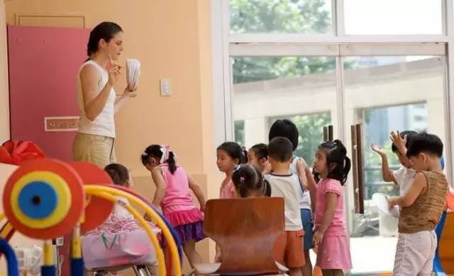 精品一卡2卡三卡4卡老狼网站 精品避免不必要的卡卡开支海报