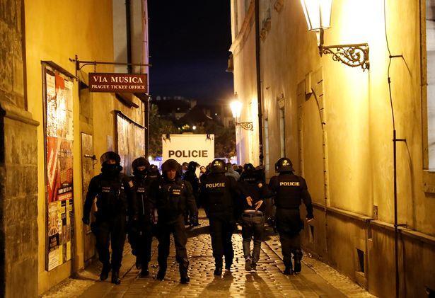 akt同人动画在线观看 我理解您在寻找同人动画内容