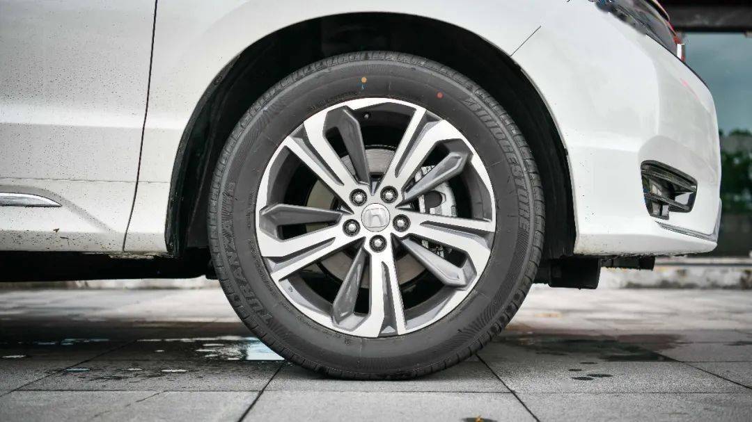 中文字幕丰满孑伦无码精品 这种追求既满足文化理解需求