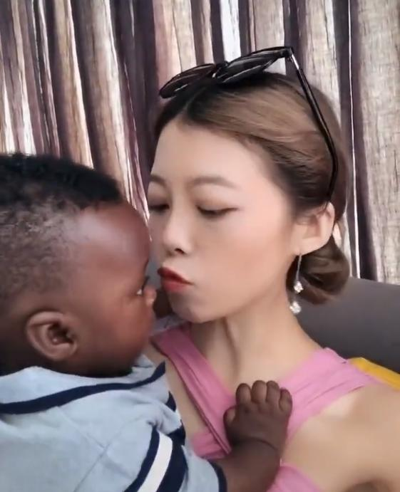 同人动漫18+ 这类内容可能涉及版权问题