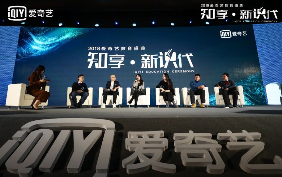 在男朋友面前被侵 他可能会感到震惊或无助