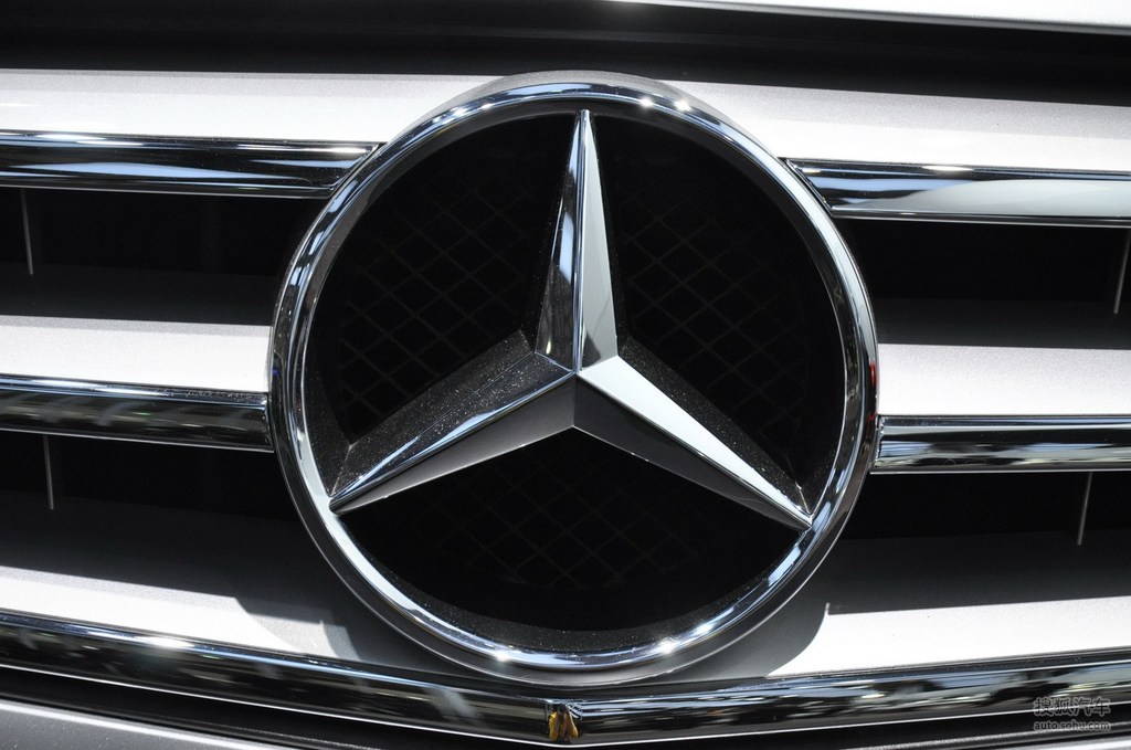 新世界狂欢蜜话视频 或音画质量不如游戏内原版海报