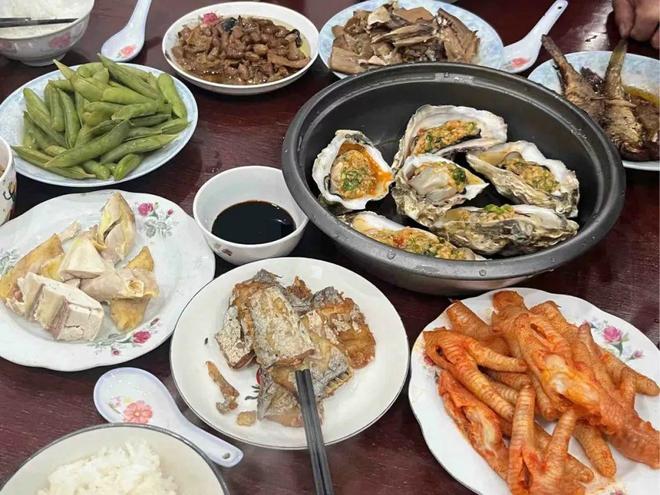 困困狗投诉海报