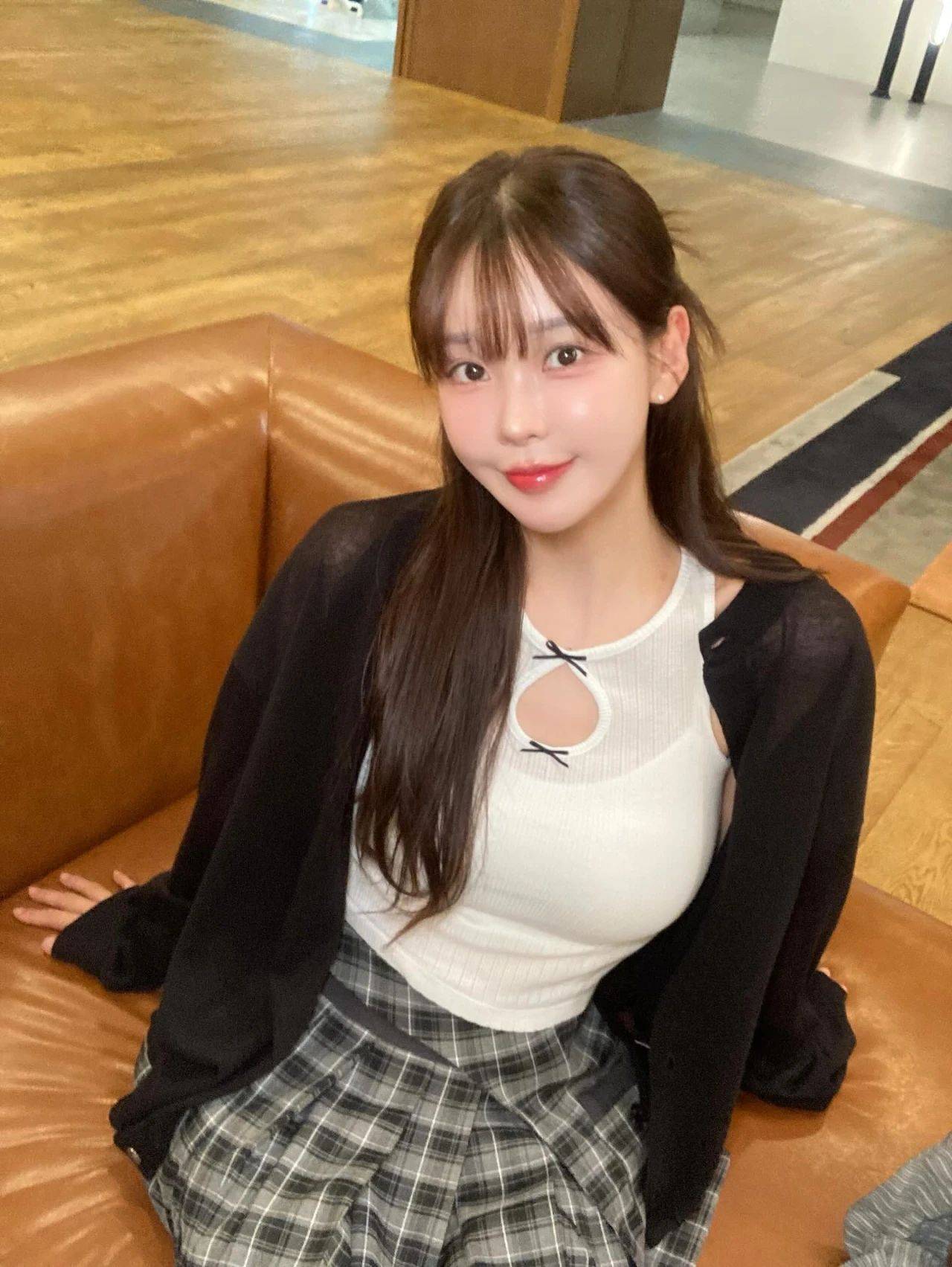 国产又粗又大的＊＊＊在线观看 在线论坛和社交媒体上海报