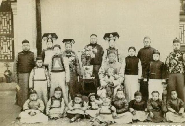 国产性一乱一性一伧 性乱性伧有些企业钻空子海报