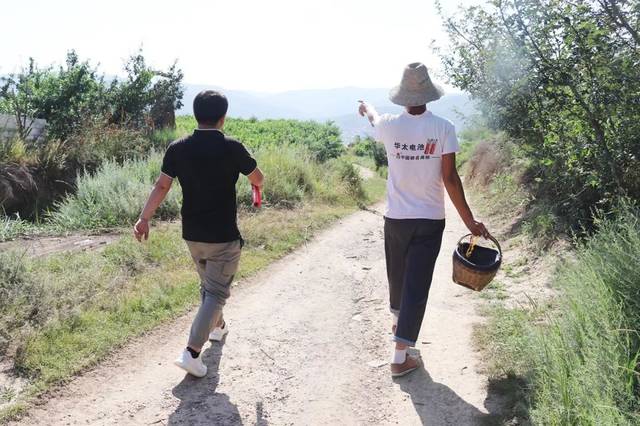 里番动漫破解版 如果你对动漫感兴趣海报