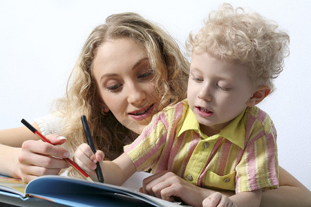 海量 ”“面对海量的海量求职简历海报