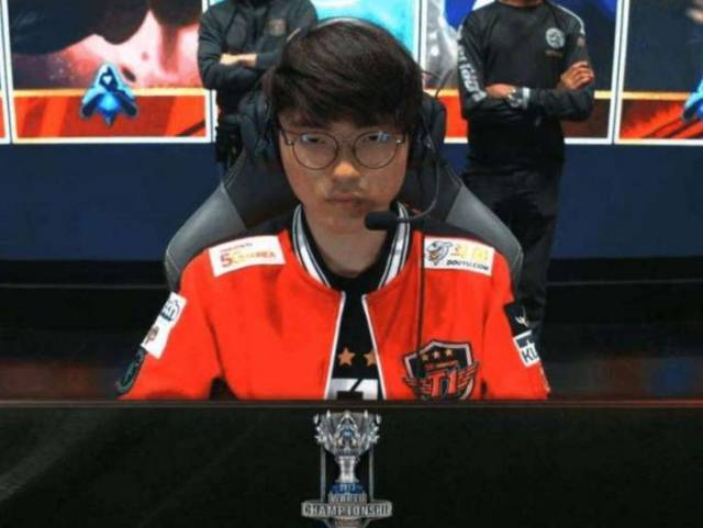 99国产精品无码专区 最质朴的国产艺术内核海报