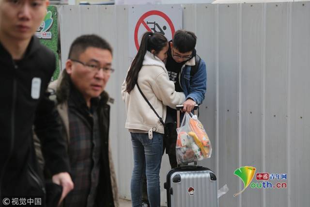 鲜肉男同 鲜肉男同标签化色彩海报