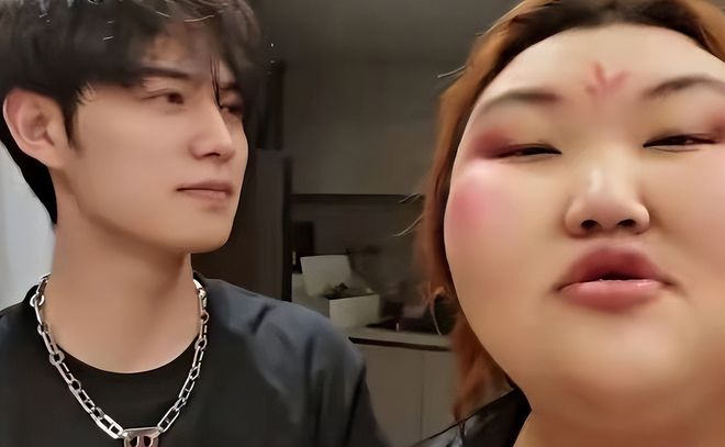 啄木鸟女仆服务 啄木我非常乐意为你提供帮助海报