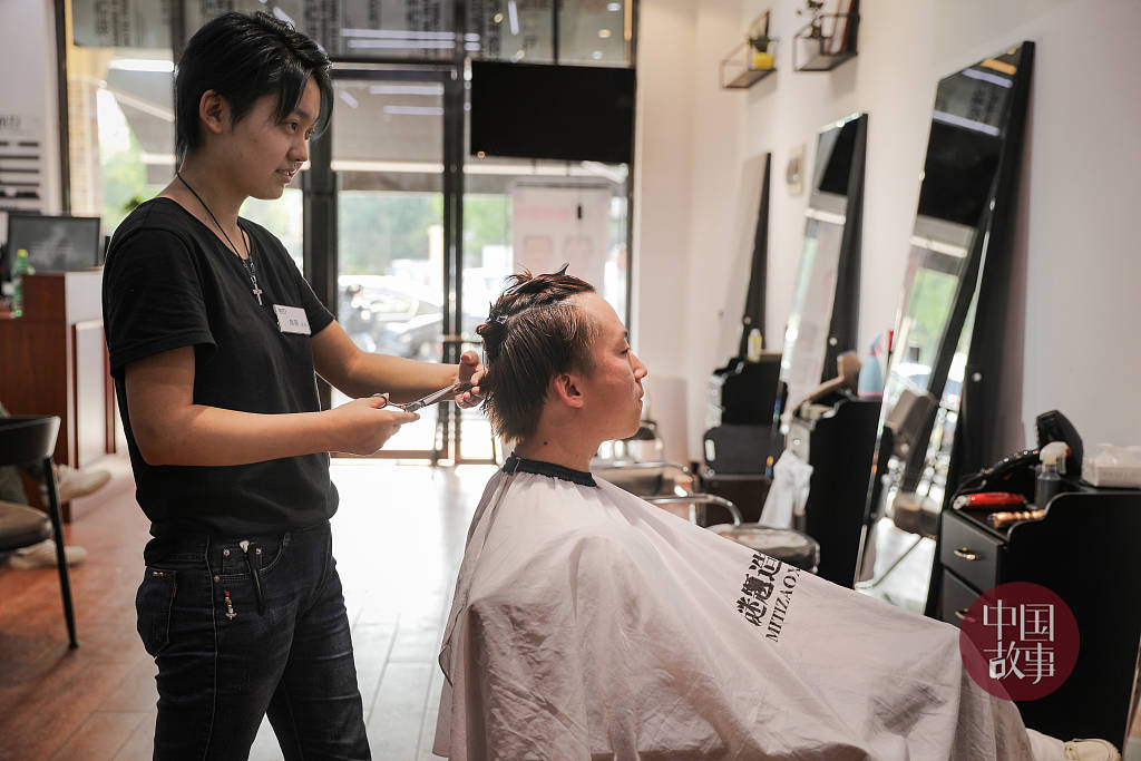 番漫在线 优酷：也有部分正版动漫内容海报